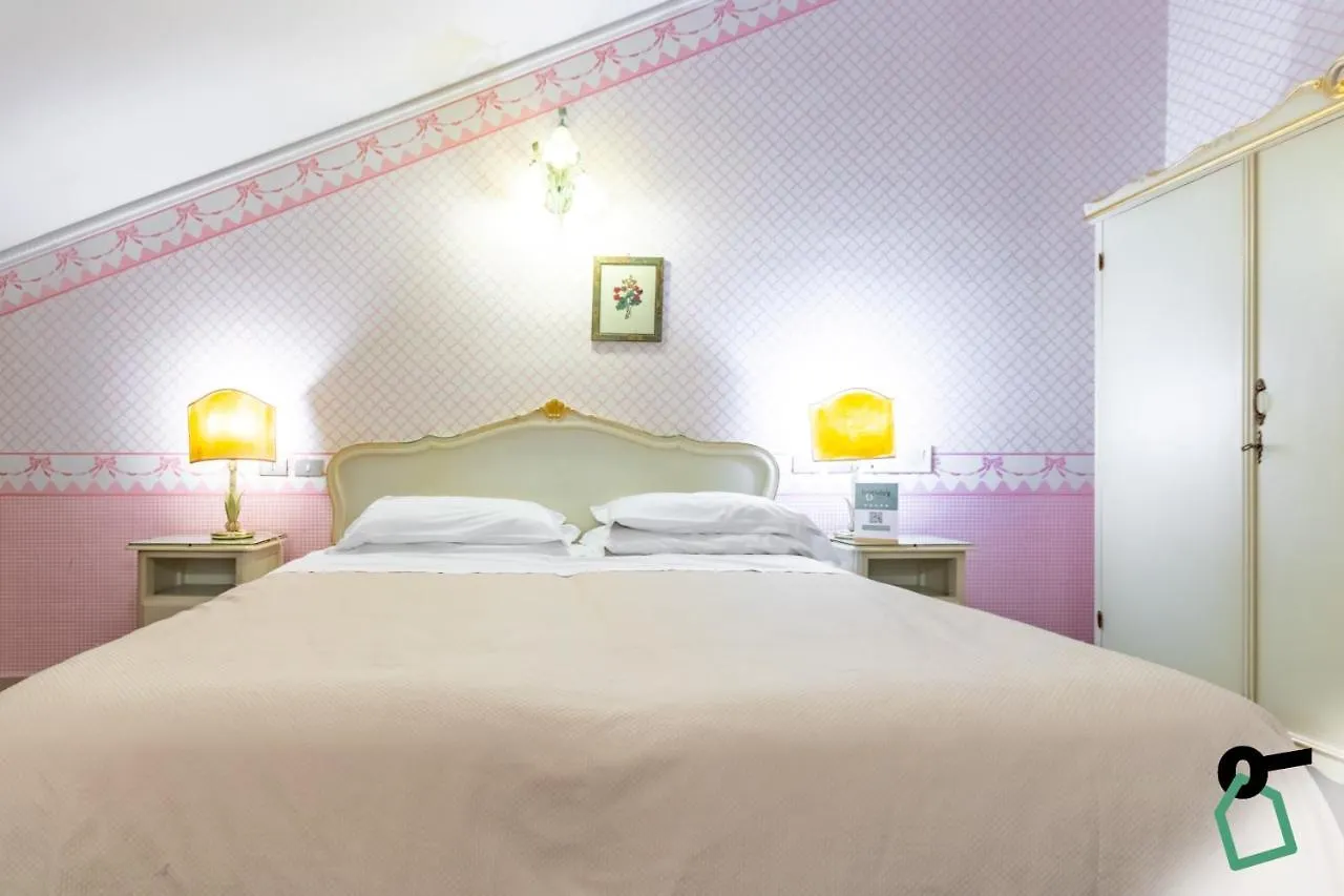 Hotiday Room Collection - Ferrara Italy