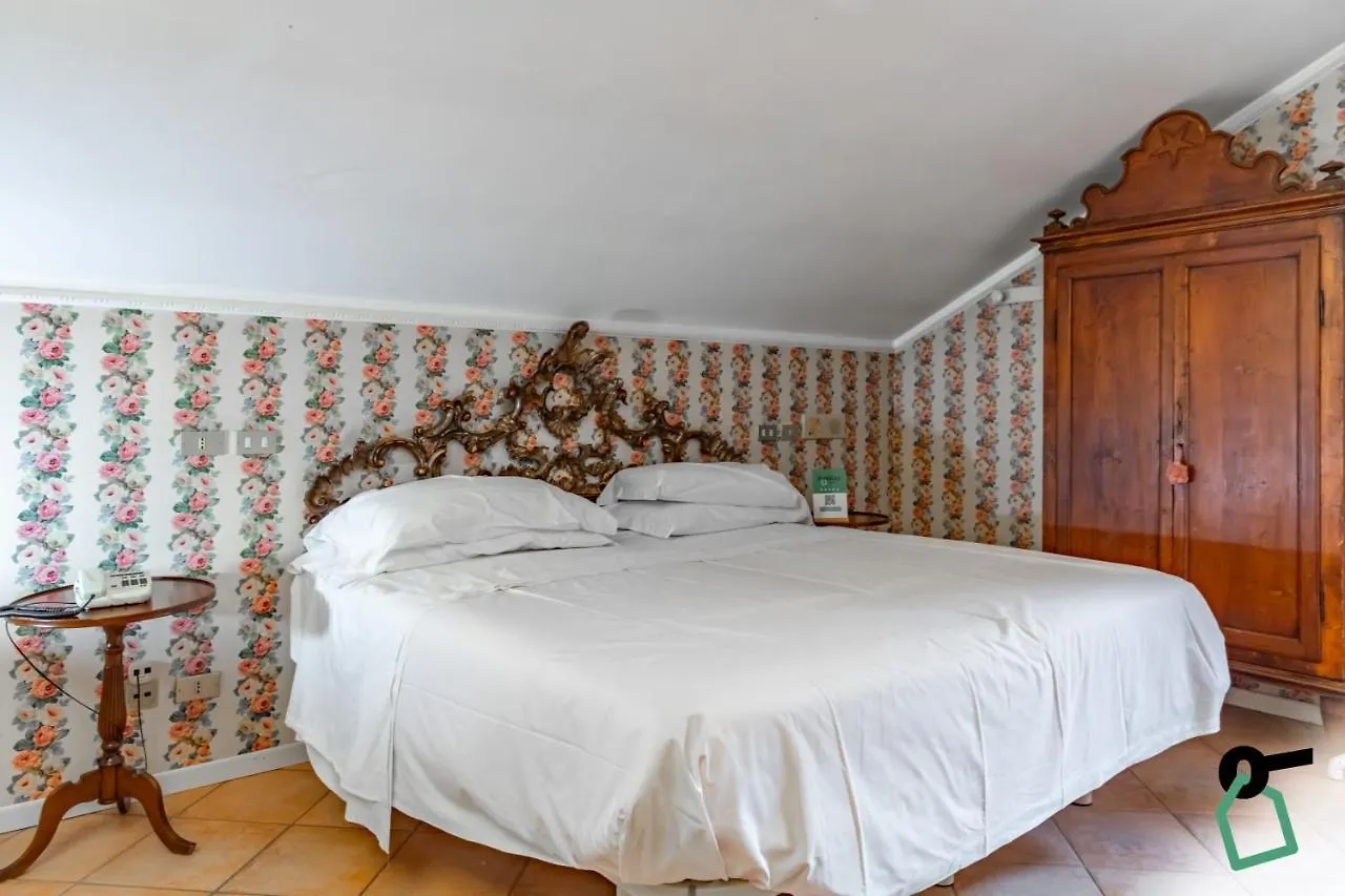 Hotiday Room Collection - Ferrara Hotel