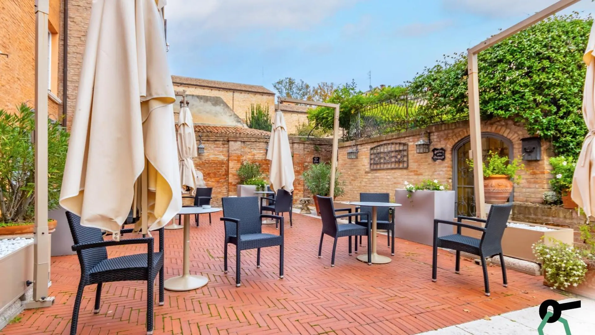 ***** Hotel Hotiday Room Collection - Ferrara Italy